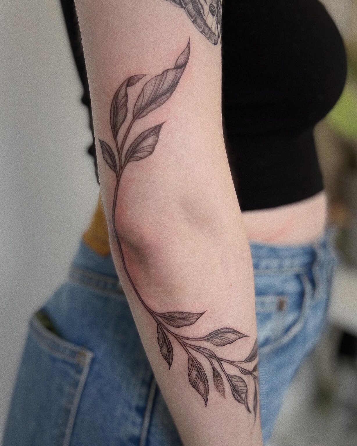 75+ Best Arm Tattoos for Females With Meaning - December 2024