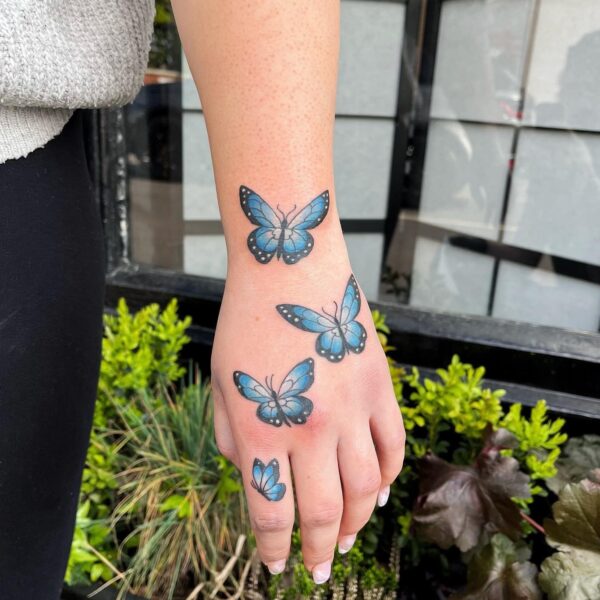 70+ Best Designs of Hand Tattoos for Women - September 2024