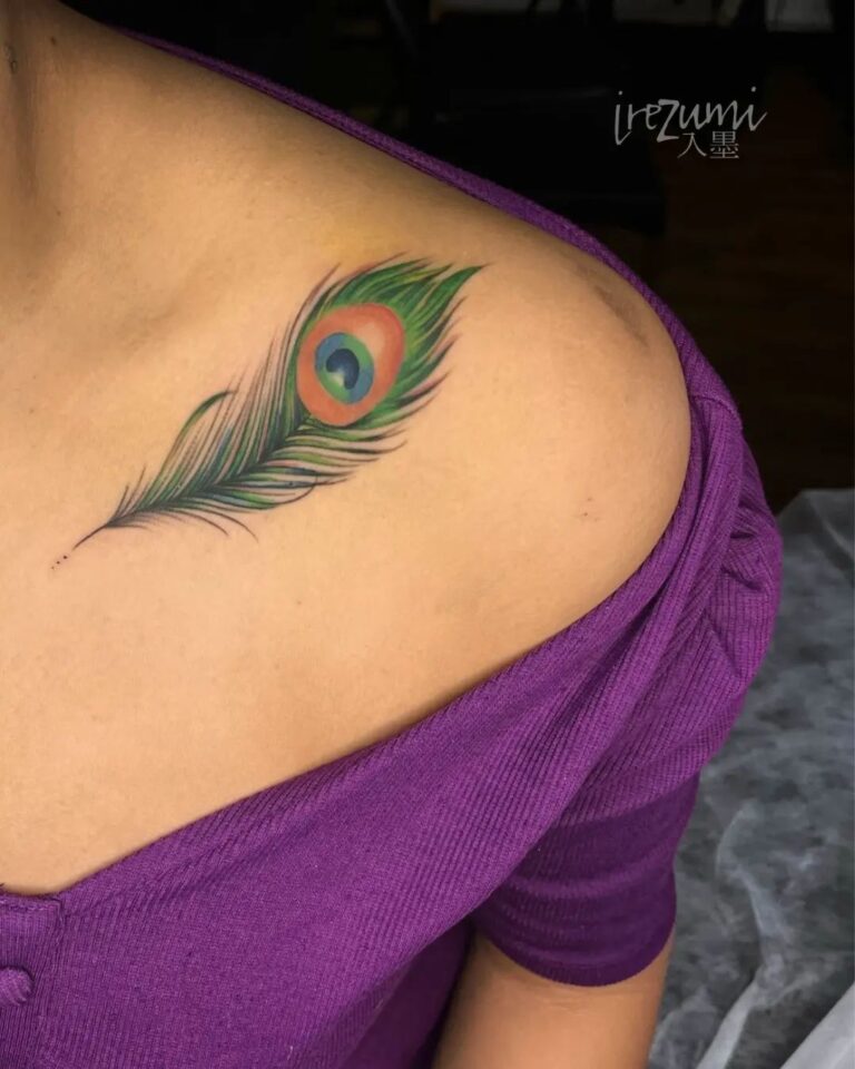 Best 70+ Collar Bone Tattoos for Females - July 2024