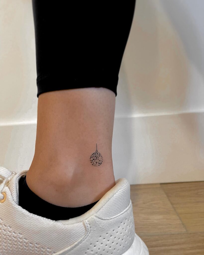 37 Amazing Ankle Tattoo Designs For Women To Try In 2024